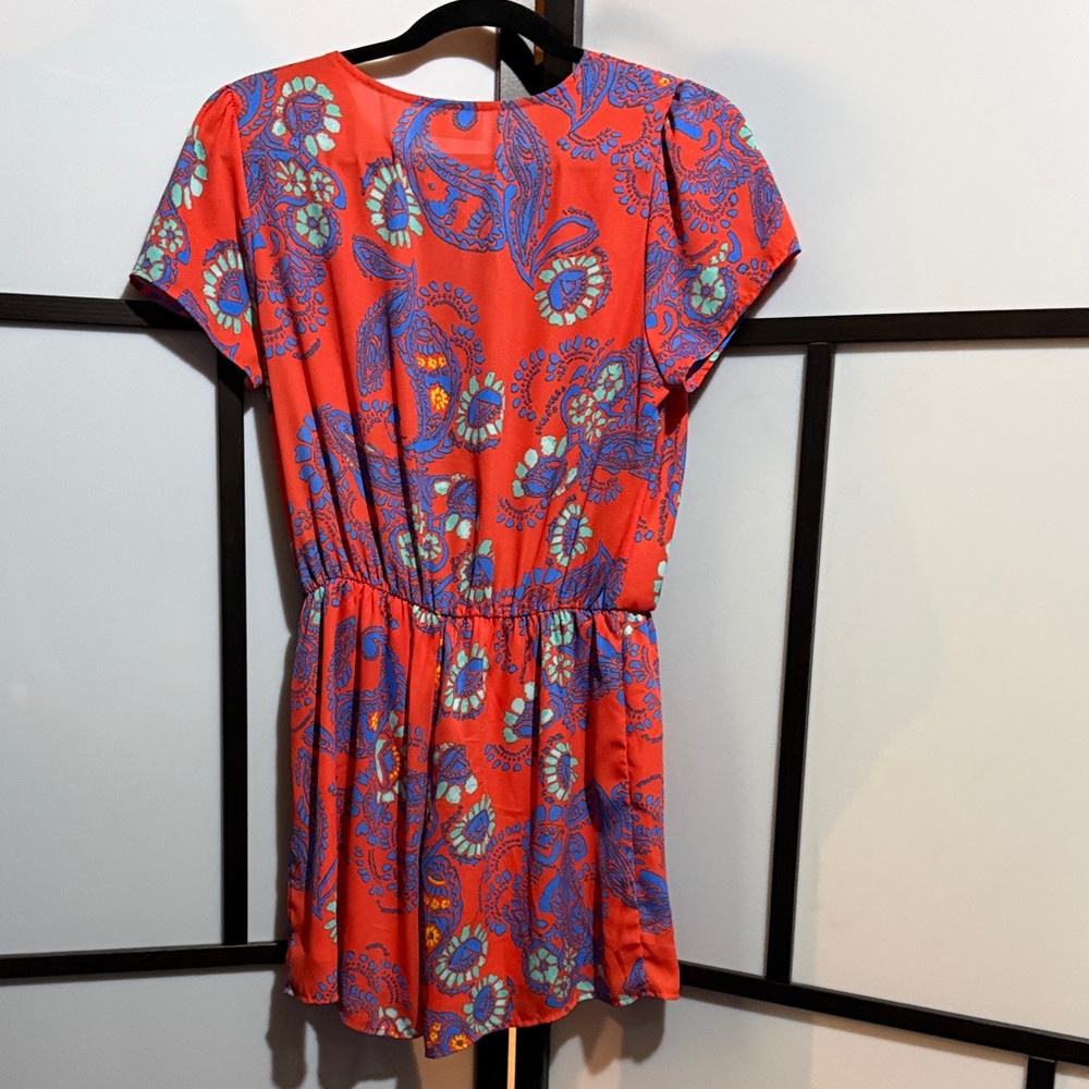 Everly Coral Red Paisley Short Sleeve Romper - Picture 2 of 4